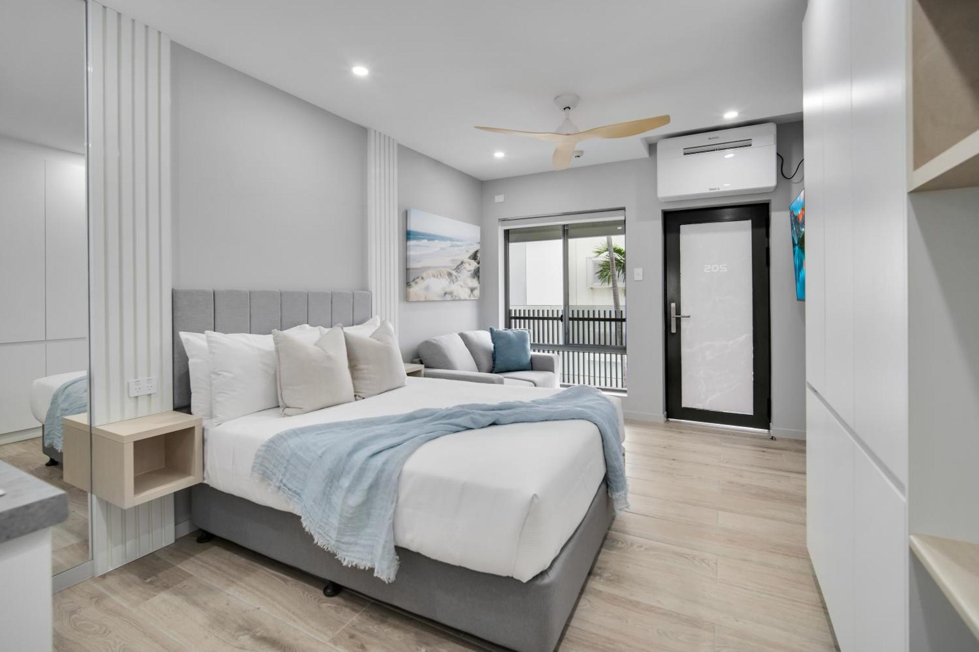 Belmoral Corporate Suites (Adults Only) ทาวน์วิล ภายนอก รูปภาพ