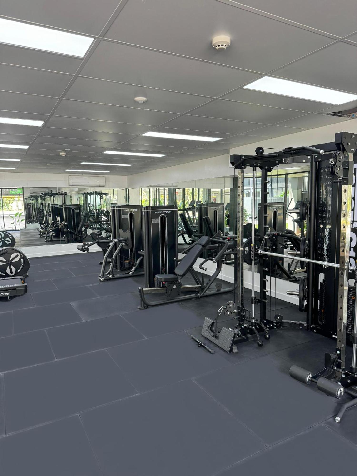 Belmoral Corporate Suites (Adults Only) ทาวน์วิล ภายนอก รูปภาพ