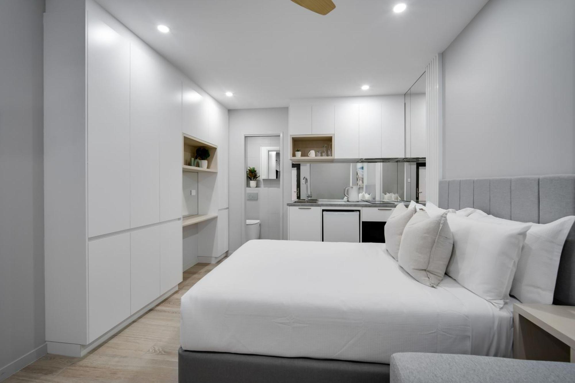 Belmoral Corporate Suites (Adults Only) ทาวน์วิล ภายนอก รูปภาพ